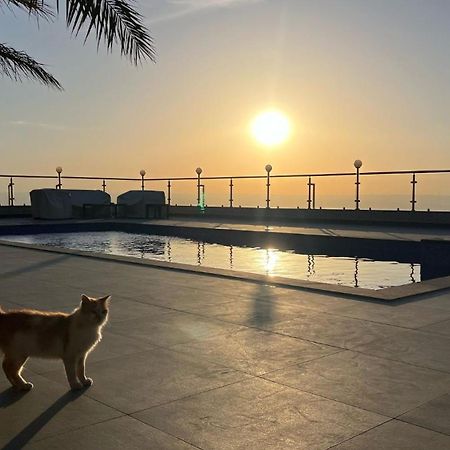 מאדאבה Golden Rays Chalet מראה חיצוני תמונה
