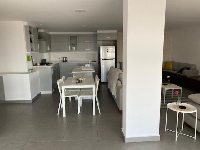 מאדאבה Golden Rays Chalet מראה חיצוני תמונה